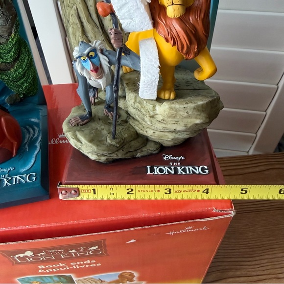 The Lion King Disney Hallmark Resin Book Ends Rare With Original Box & Packaging - Picture 12 of 16